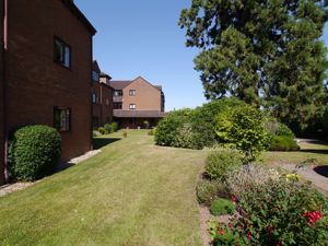 Photo 8- click for photo gallery